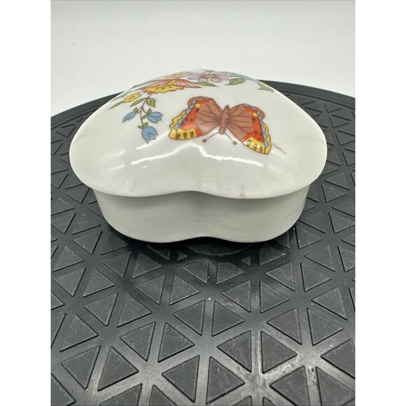 Heart shape Prestige floral trinket box ceramic 1980 Taiwan - Picture 4 of 7